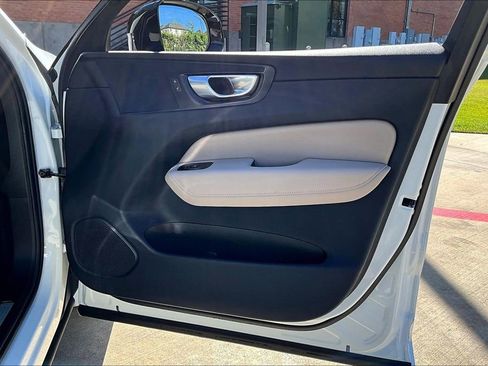 Used 2026 Volvo XC60 B5 Plus w/ Protection Package Premier image 25