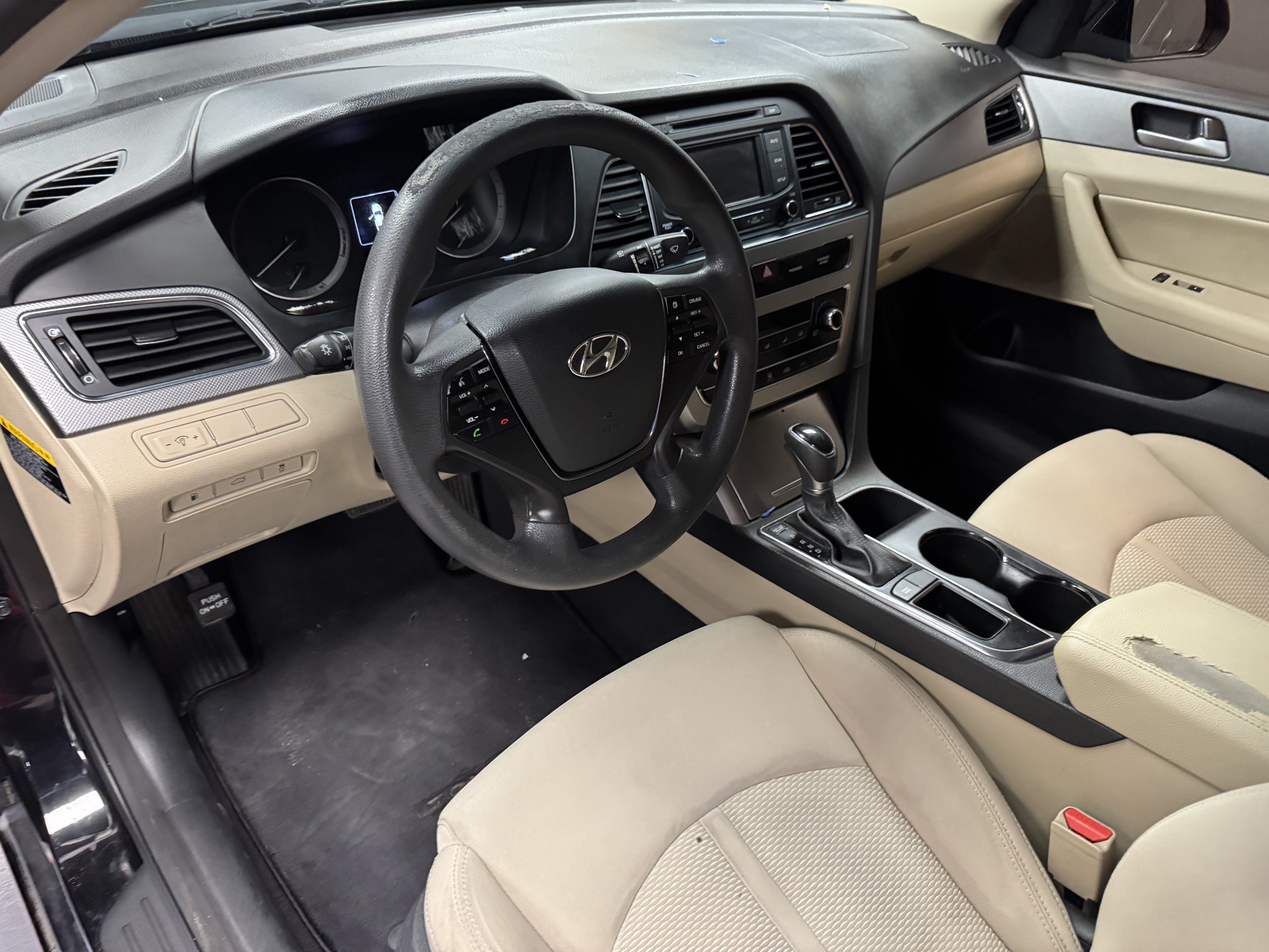 Used 2015 Hyundai Sonata SE w/ Option Group 09 FWD image 10