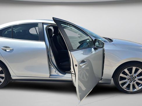 Used 2020 MAZDA MAZDA3 Sedan w/ Select Package FWD image 9