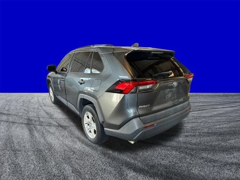 Used 2020 Toyota RAV4 XLE AWD/4WD image 3