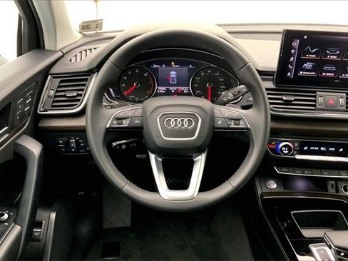 Certified 2023 Audi Q5 2.0T Premium w/ Convenience Package image 5
