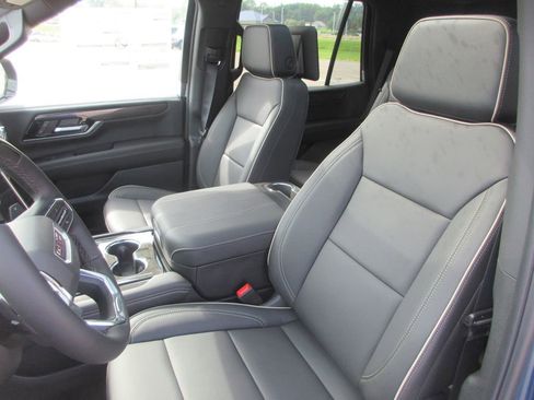 New 2026 GMC Yukon Elevation w/ Elevation Premium Package AWD/4WD image 11