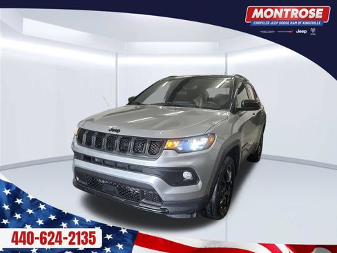 Used 2023 Jeep Compass Latitude w/ Convenience Group AWD/4WD image 1