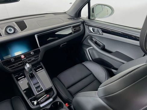 New 2026 Porsche Macan image 26