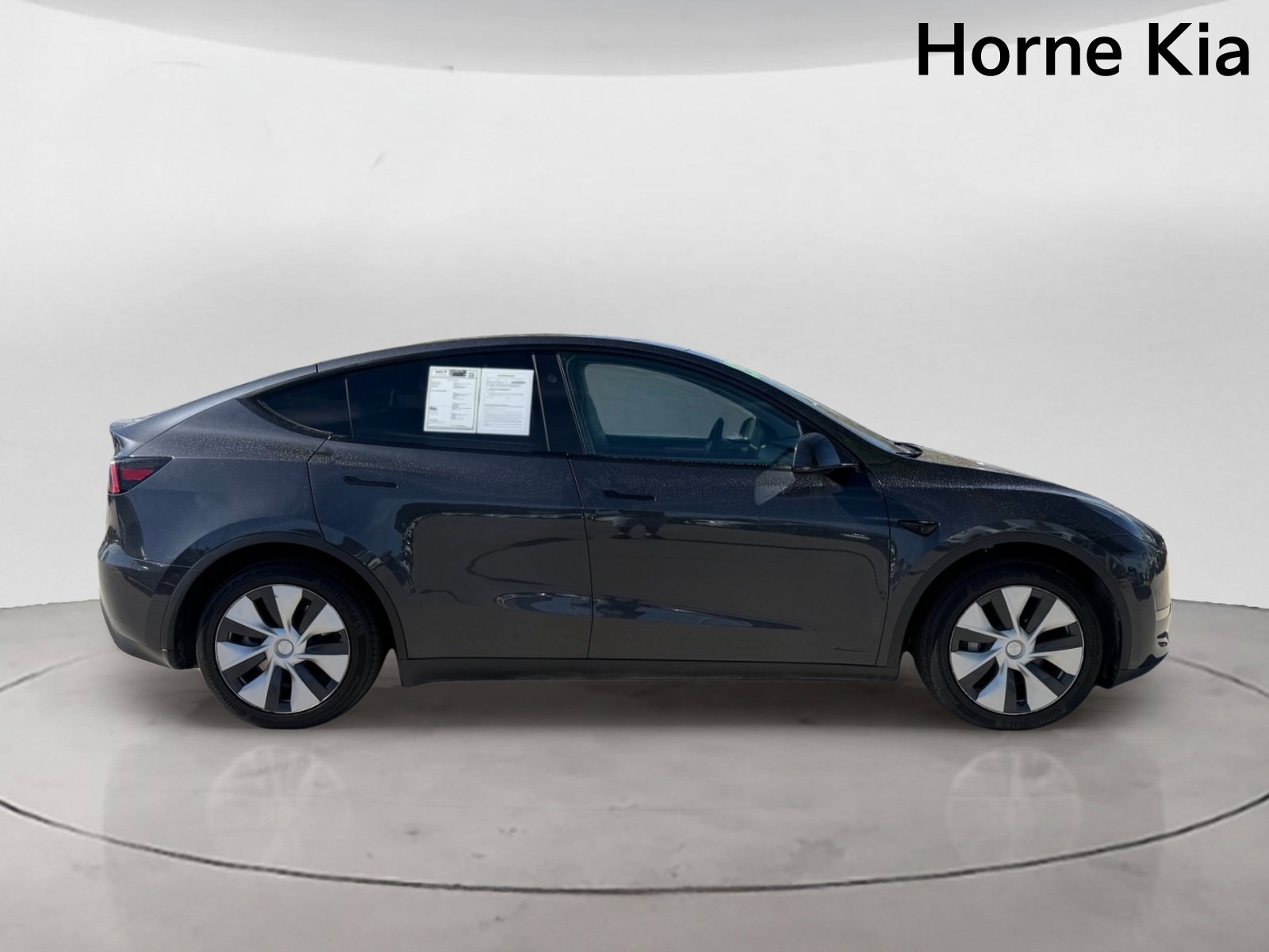 Used 2024 Tesla Model Y 2WD image 3
