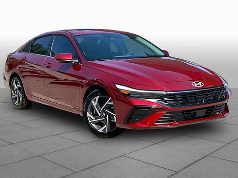 Used 2024 Hyundai Elantra SEL w/ Convenience Package FWD image 3