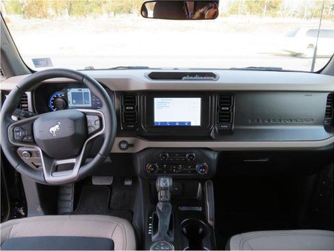 Used 2021 Ford Bronco Big Bend image 7