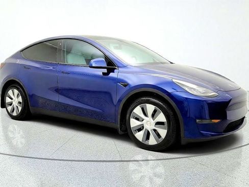 Used 2023 Tesla Model Y Long Range AWD/4WD image 3