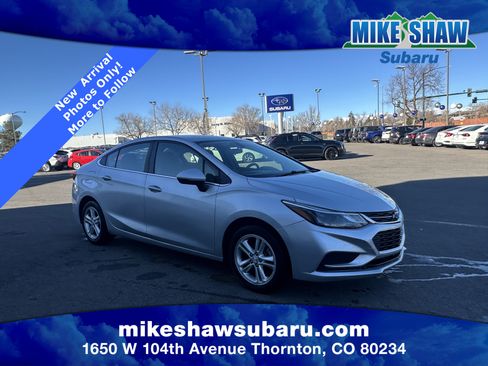 Used 2017 Chevrolet Cruze LT image 3