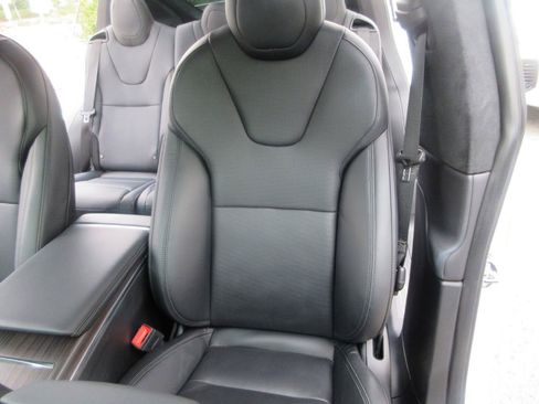 Used 2022 Tesla Model X AWD/4WD image 13