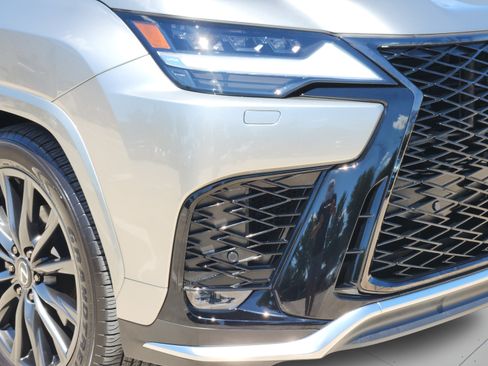 Used 2026 Lexus LX 600 F Sport w/ Accessory Package (Z1) AWD/4WD image 38