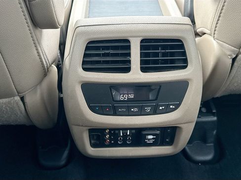 Used 2017 Honda Pilot Touring image 31