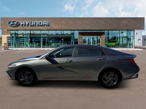 New 2026 Hyundai Elantra SEL Sport Premium FWD image 3