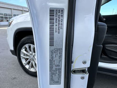 Used 2020 Jeep Cherokee Latitude AWD/4WD image 25