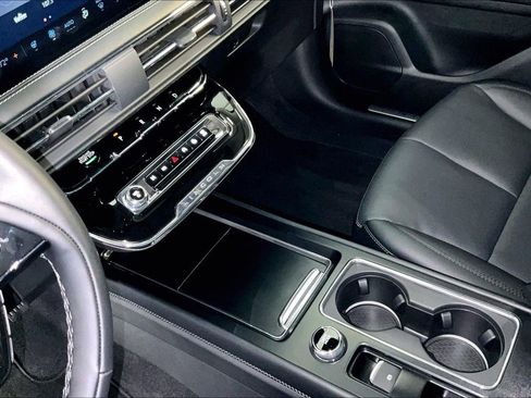 Used 2026 Lincoln Corsair Premiere FWD image 18