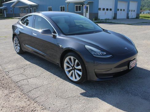 Used 2018 Tesla Model 3 Long Range AWD/4WD image 3