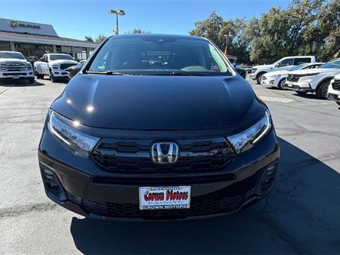 New 2026 Honda Odyssey Touring image 8