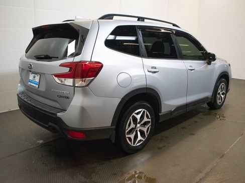Used 2020 Subaru Forester Premium AWD/4WD image 4
