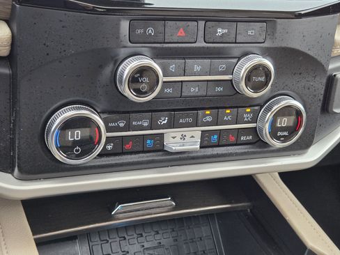 Used 2023 Ford Expedition Limited image 26