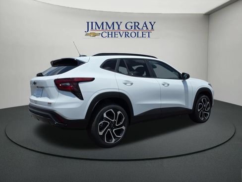 New 2026 Chevrolet Trax RS w/ Driver Confidence Package FWD image 5