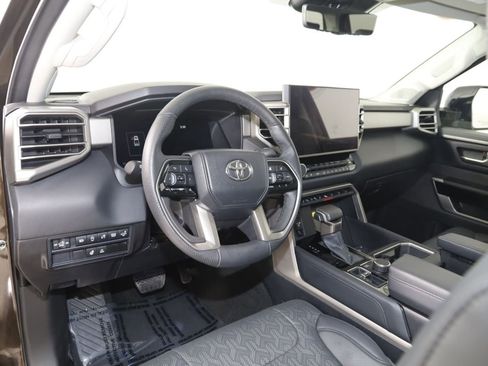Used 2024 Toyota Tundra Limited AWD/4WD image 30