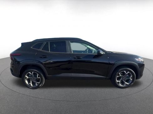 Used 2025 Chevrolet Trax LT w/ LT Convenience Package FWD image 15