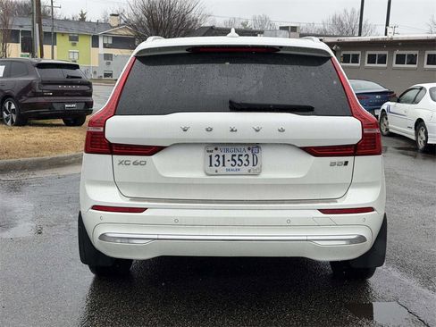 Used 2023 Volvo XC60 B5 Plus image 21