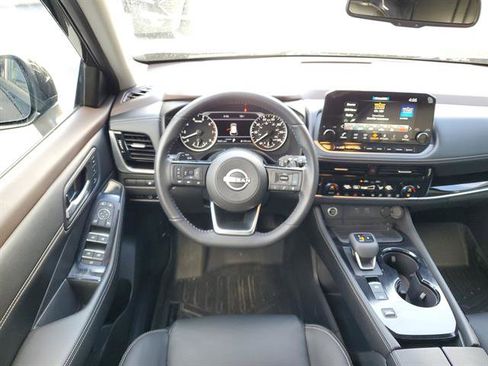 Used 2023 Nissan Rogue SL w/ SL Premium Package image 35