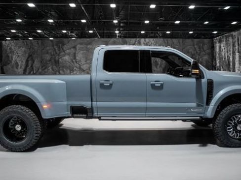 Used 2025 Ford F450 Platinum w/ FX4 Off-Road Package image 27