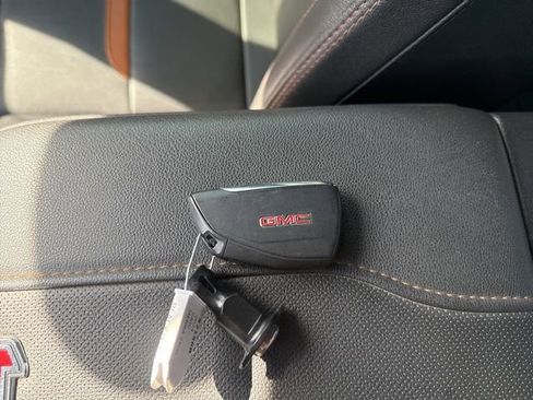 Used 2024 GMC Sierra 2500 AT4 w/ Technology Package image 66