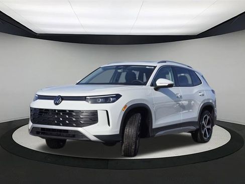 New 2026 Volkswagen Tiguan SE image 3