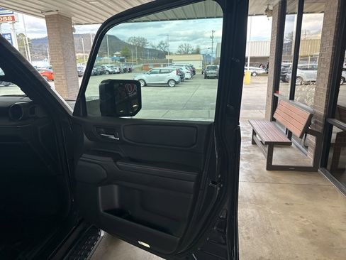 Used 2025 Toyota Land Cruiser image 21