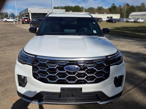 Used 2025 Ford Explorer Platinum image 9