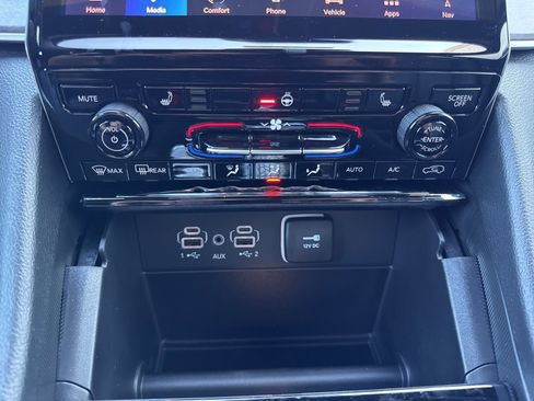 New 2025 Jeep Grand Cherokee L Limited image 37