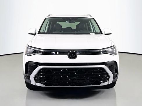 New 2026 Volkswagen Taos SEL AWD/4WD image 2