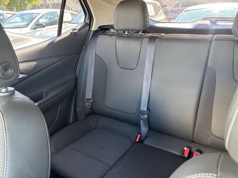 Used 2025 Buick Encore GX Preferred FWD image 37