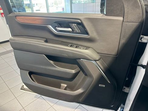 Certified 2025 GMC Yukon Denali image 27