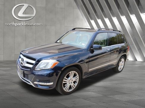 Used 2014 Mercedes-Benz GLK 250 BlueTEC 4MATIC image 3