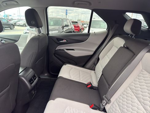 Used 2021 Chevrolet Equinox LT FWD image 32