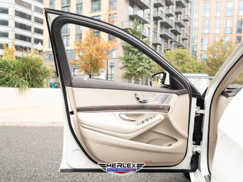 Used 2019 Mercedes-Benz S 560 Sedan image 45