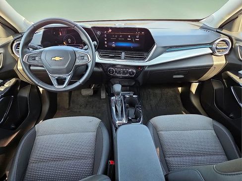 Used 2025 Chevrolet Trax LT w/ Driver Confidence Package FWD image 14