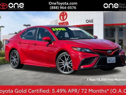 Used 2024 Toyota Camry SE w/ Cold Weather Package AWD/4WD image 1