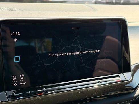 Used 2025 Volkswagen Atlas Cross Sport SE image 30