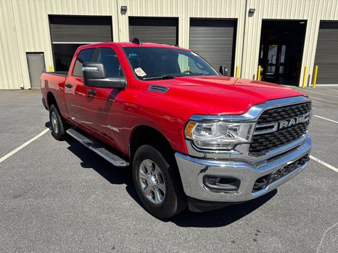 Used 2024 RAM 2500 Big Horn w/ Bed Utility Group image 3