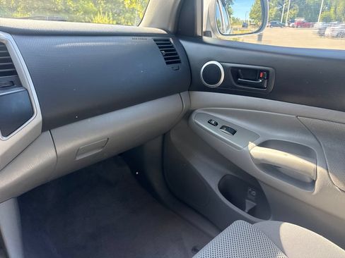 Used 2011 Toyota Tacoma 4x4 Double Cab w/ TRD Sport Pkg image 17