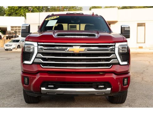 Used 2024 Chevrolet Silverado 3500 High Country w/ High Country Premium Package AWD/4WD image 3