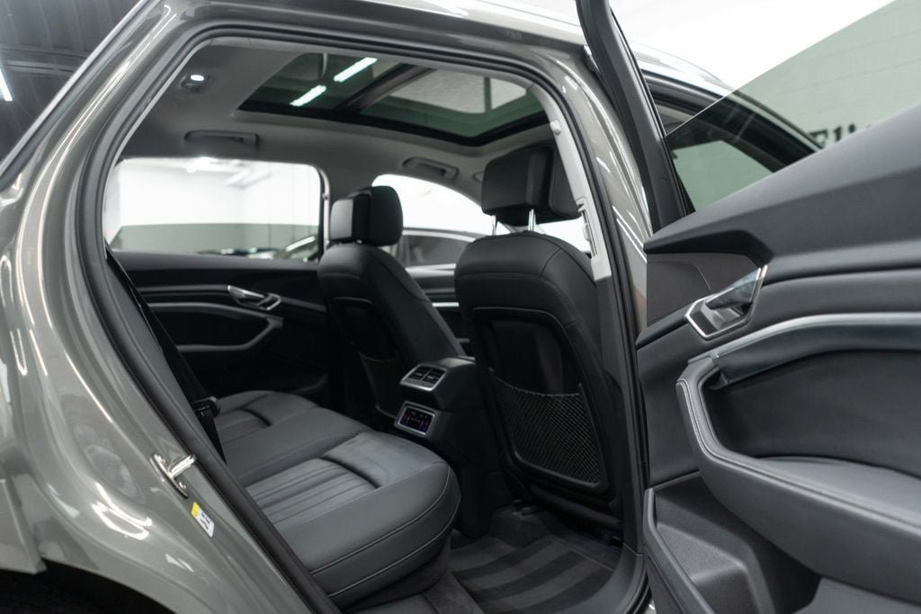 Used 2024 Audi Q8 e-tron Premium AWD/4WD image 12