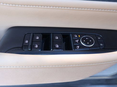 Certified 2025 INFINITI QX80 Sensory image 16