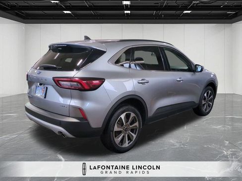 Used 2024 Ford Escape Platinum image 5