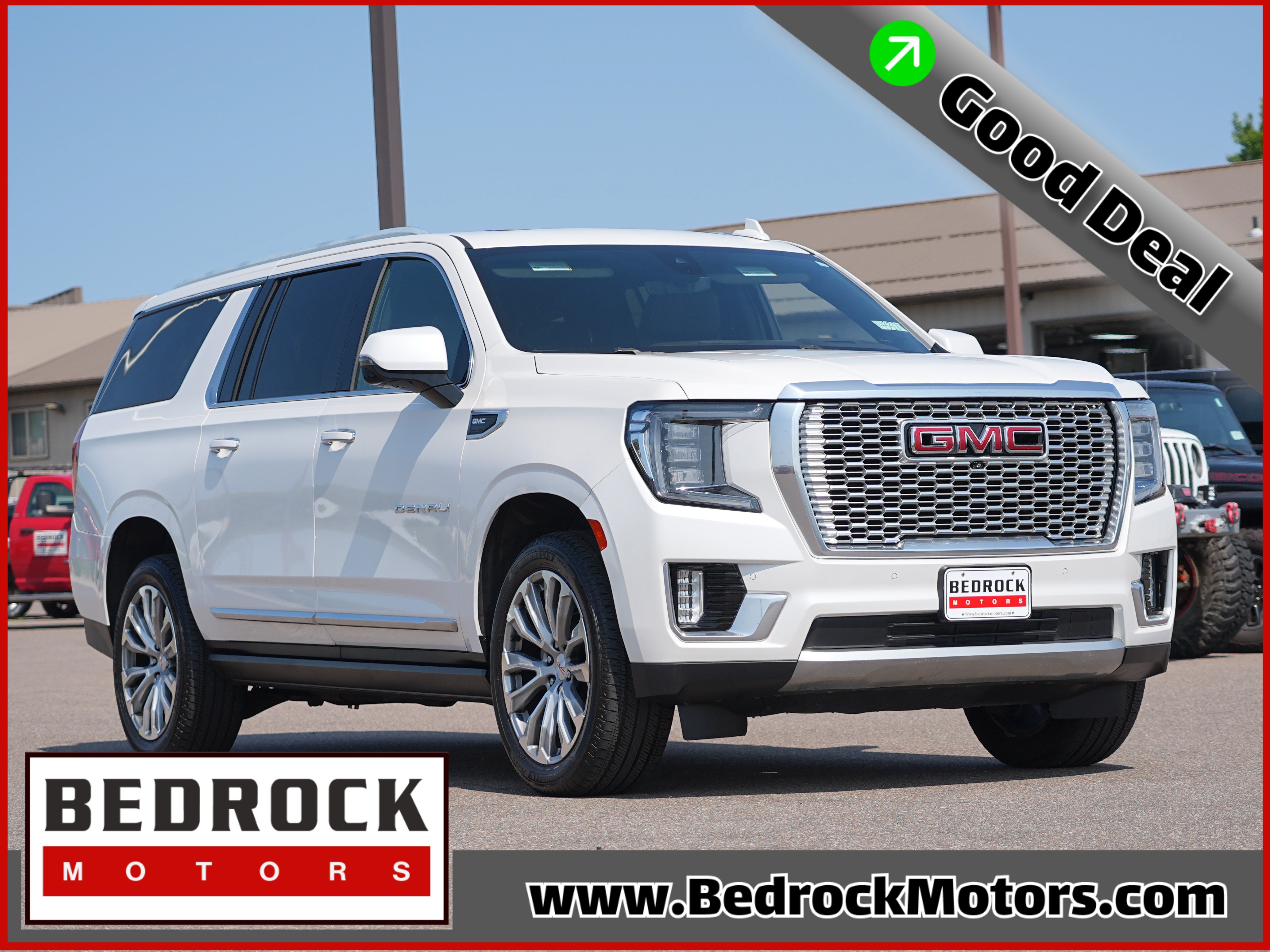 Used 2021 GMC Yukon XL Denali w/ Denali Premium Package AWD/4WD image 1